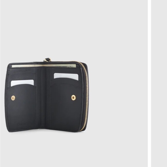 Black Pebbled Leather Wall - Picture 11 of 13